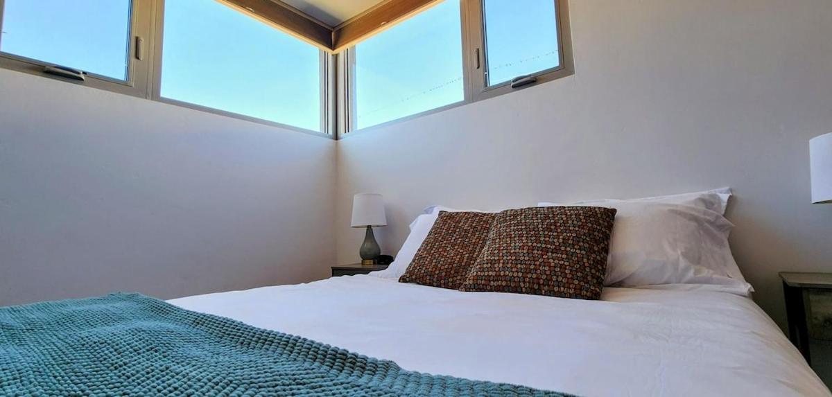 Chic Townhome Haven Rooted Downtown