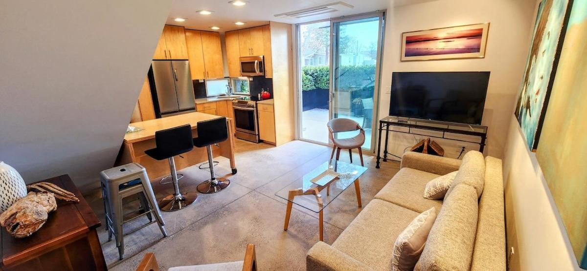 Elegant Townhome In Heart Of Down Town Albuquerque