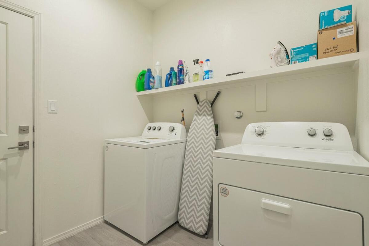 Modern 3br Next To Airport & Netflix *