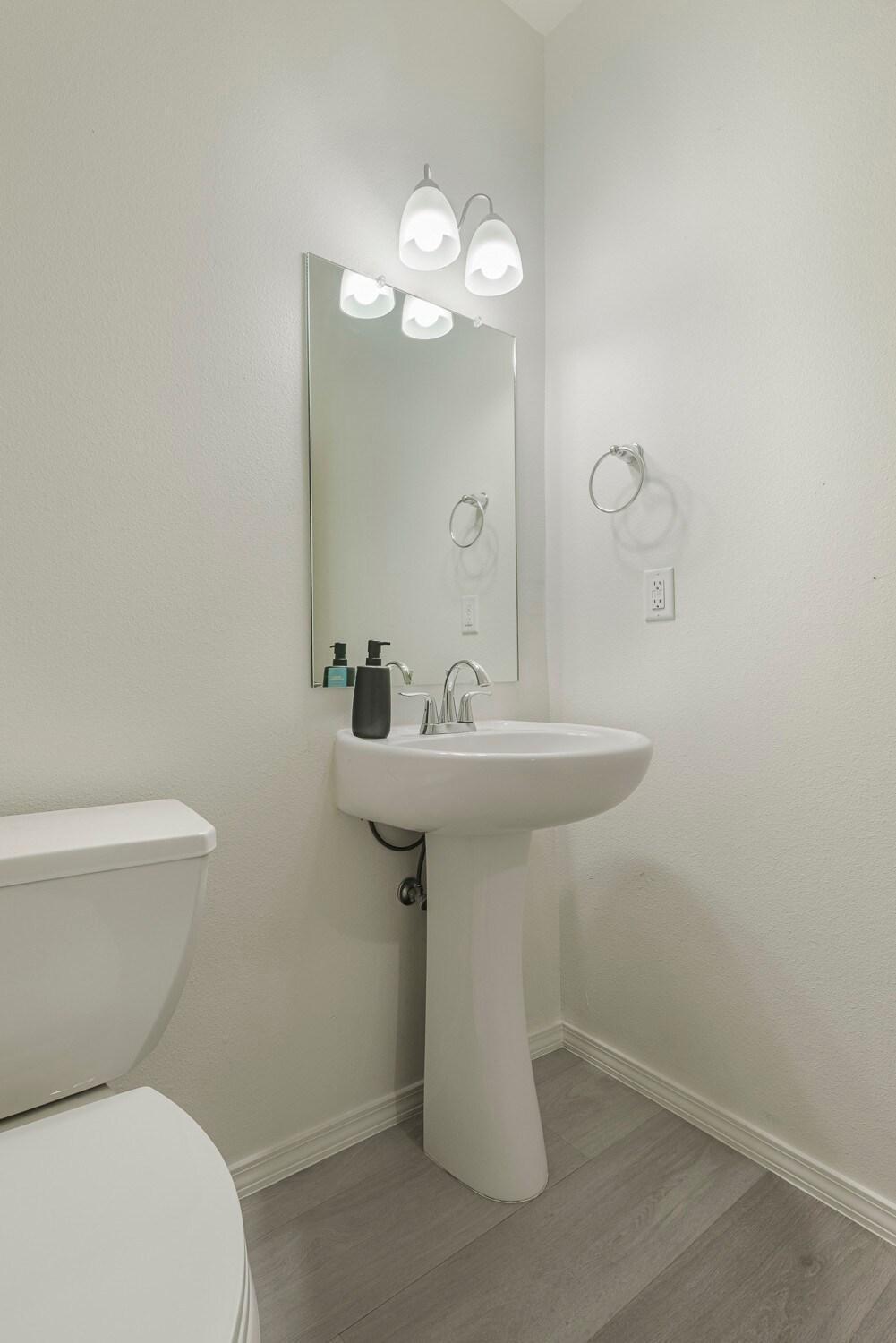Holiday home Modern 3br Next To Airport & Netflix *