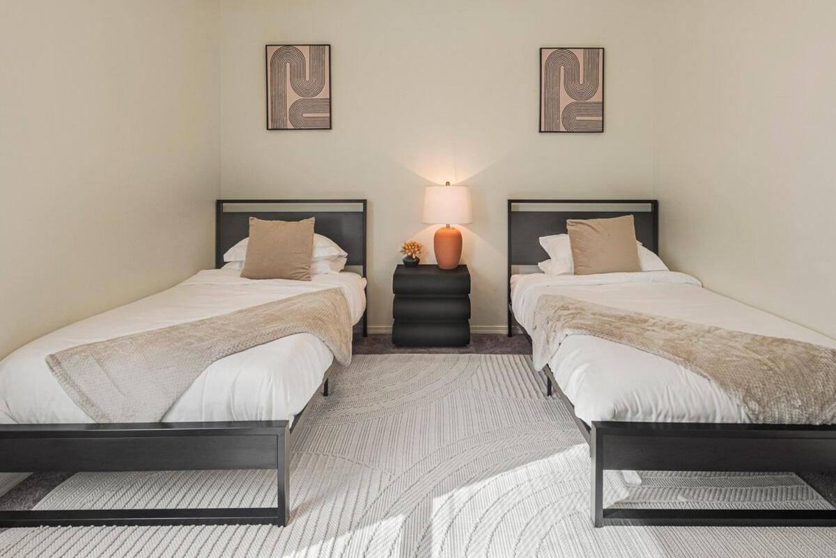 Holiday home Modern 3br Next To Airport & Netflix