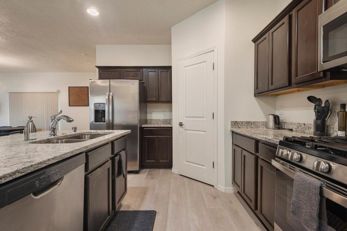 Modern 3br Next To Airport & Netflix * Albuquerque