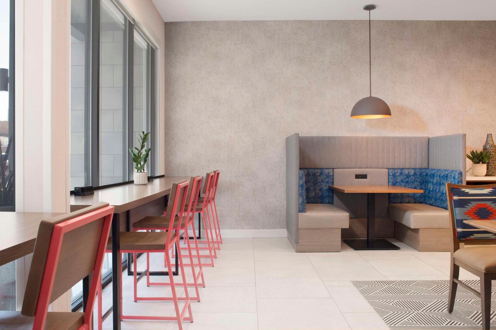 Home2 By Hilton Airport 3* Albuquerque