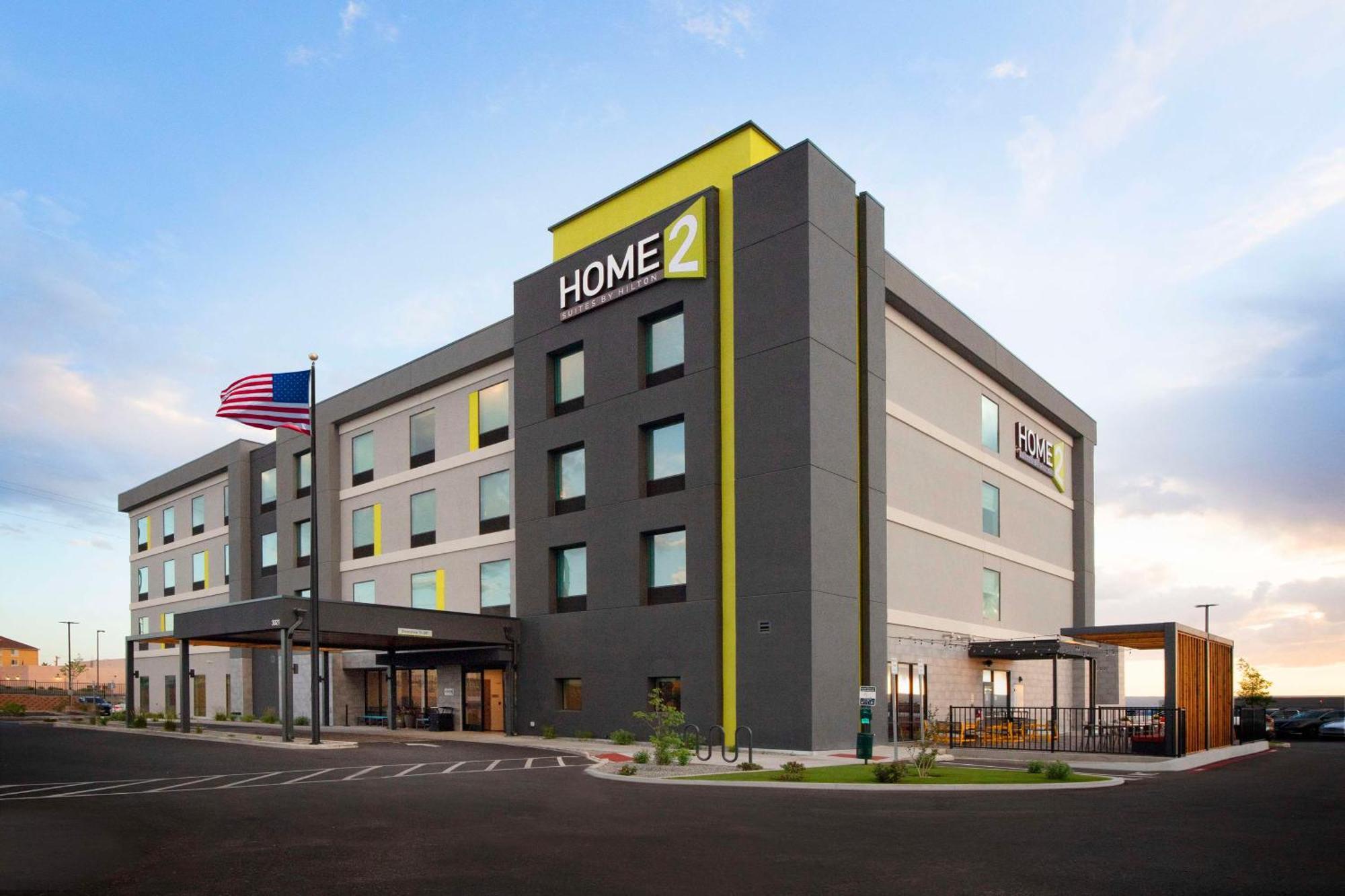 Home2 By Hilton Airport 3*