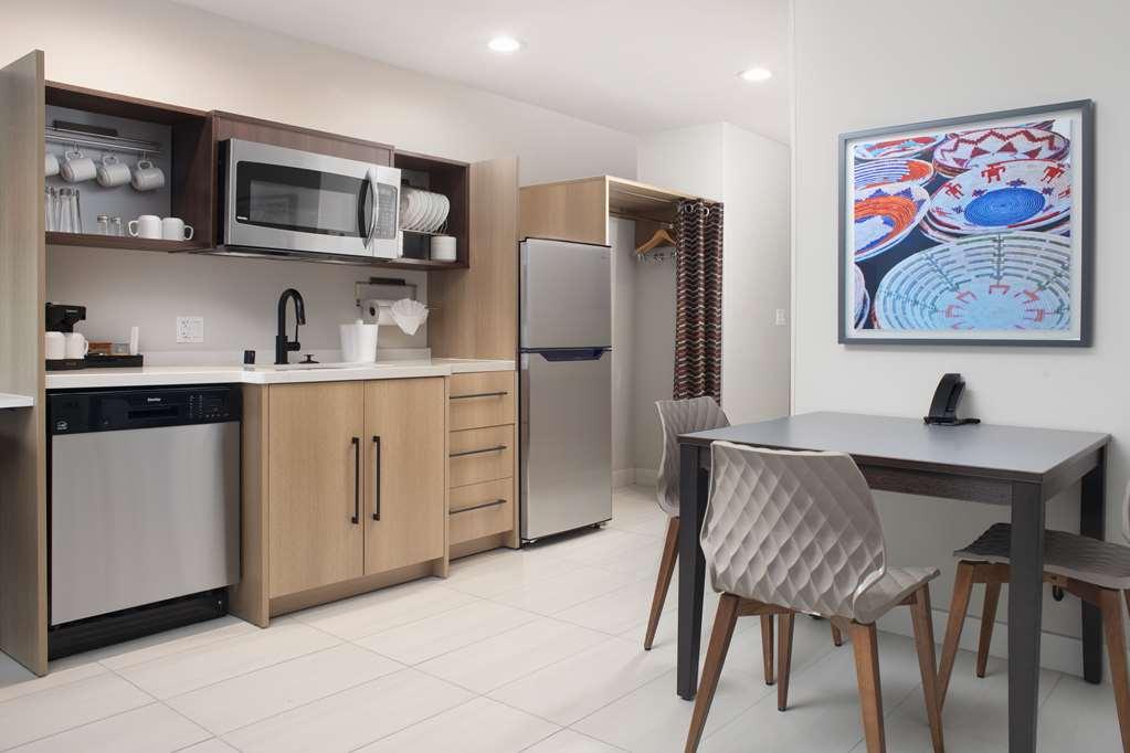 Home2 By Hilton Airport * Albuquerque