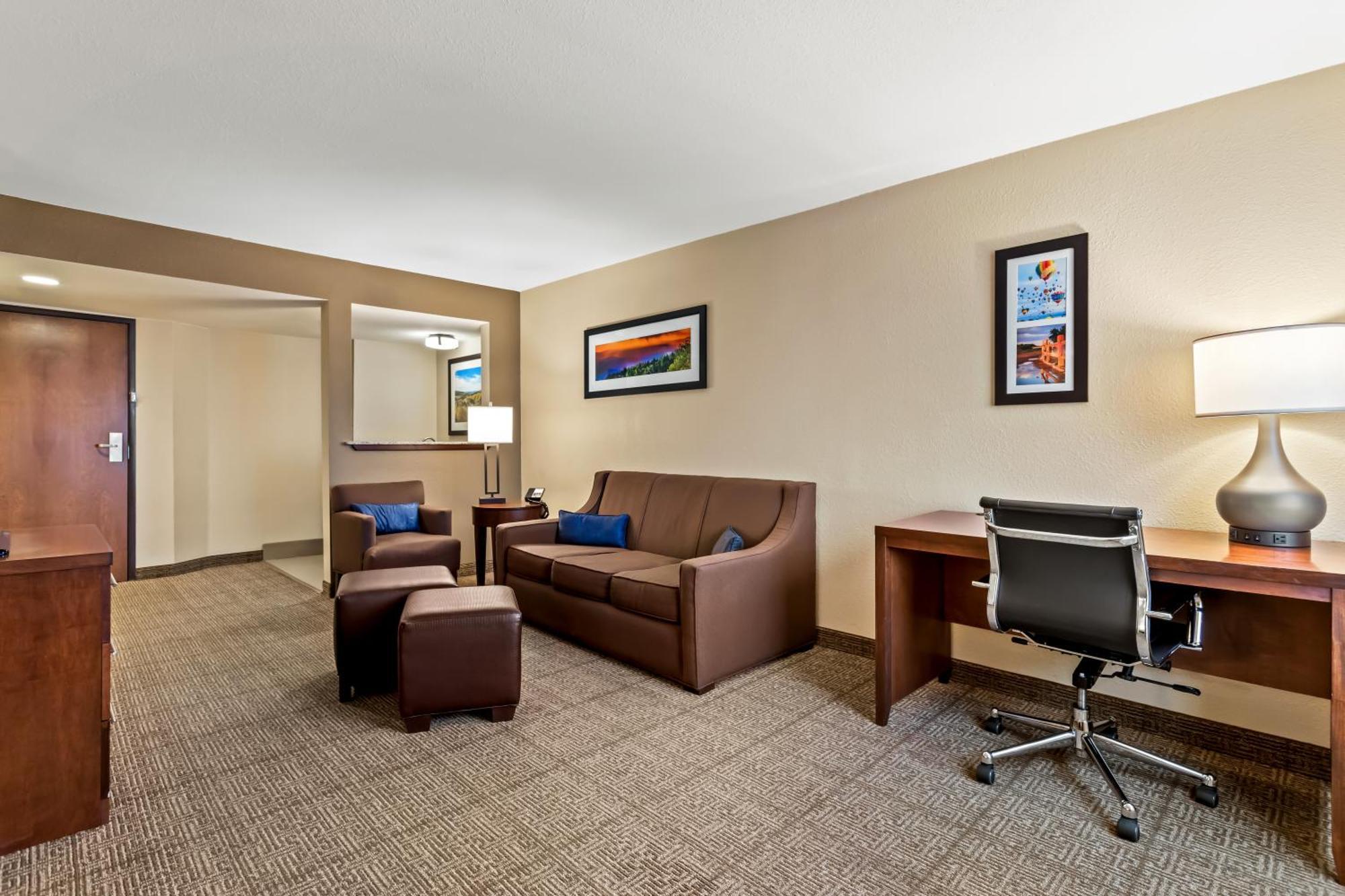 Comfort & Downtown Hotel 2*