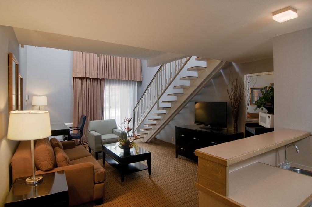 Wyndham & Conference Center Hotel
