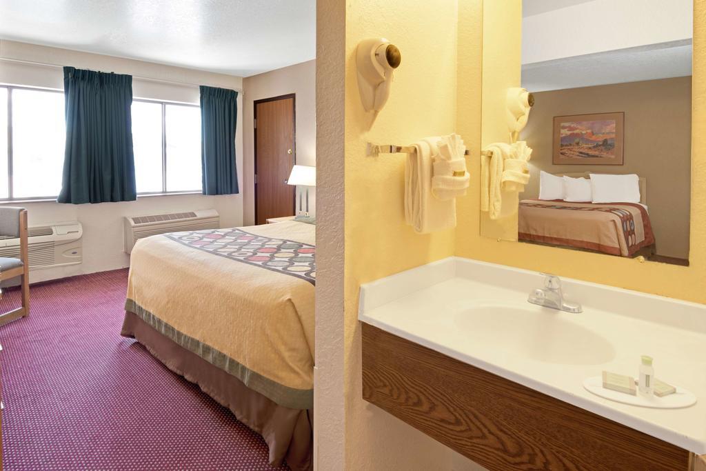 Hotel Super 8 Albuquerque/midtown 2*