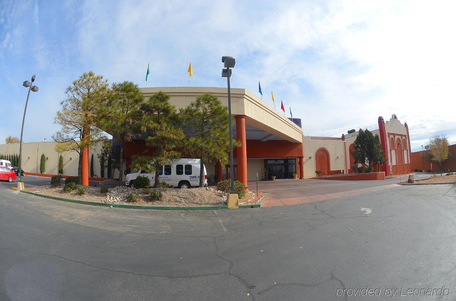 Wyndham & Conference Center 3*