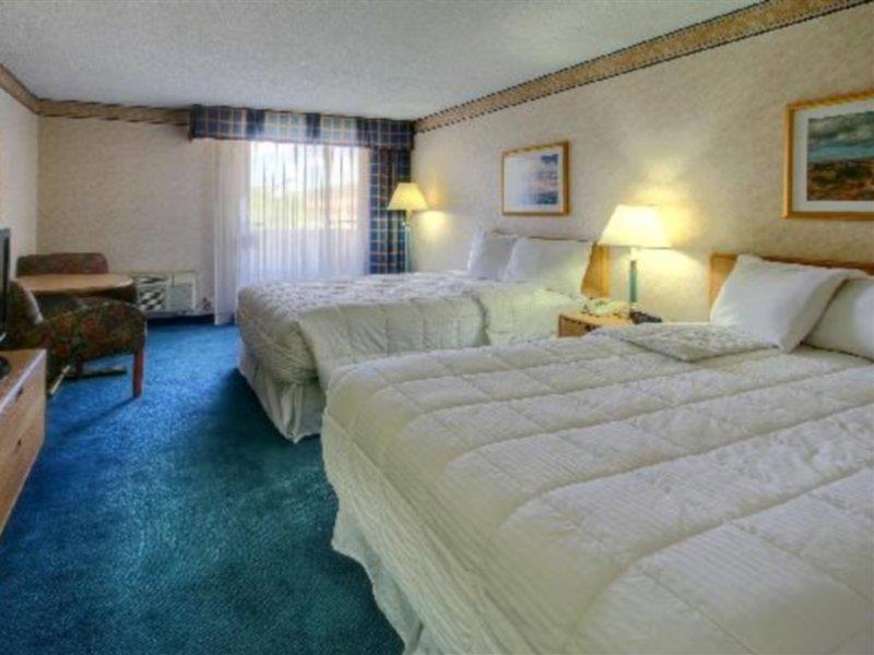 Ramada By Wyndham Midtown