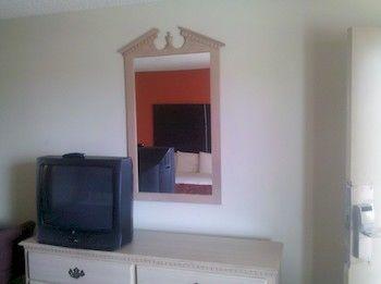 Hotel Amberly & 4*