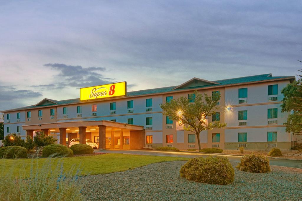 Super 8 Albuquerque/midtown Hotel 2*