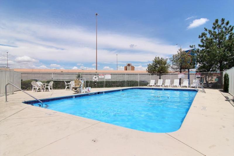 Super 8 Albuquerque/midtown 2* Albuquerque