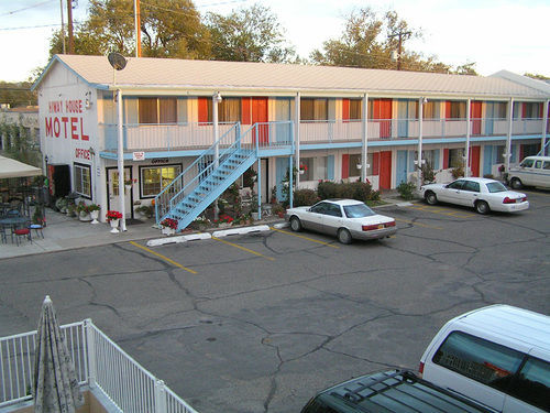 Hiway House