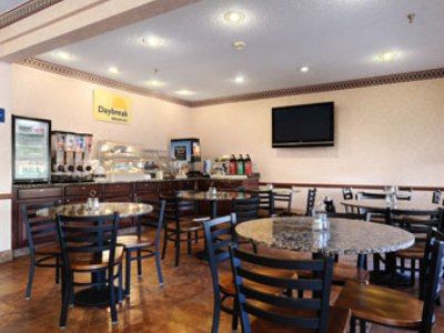 Days & By Wyndham Airport Hotel