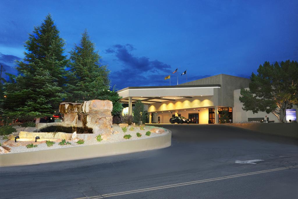 Wyndham & Conference Center Hotel
