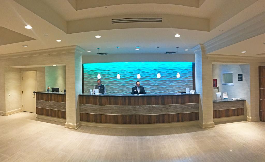 Wyndham & Conference Center Hotel 3*