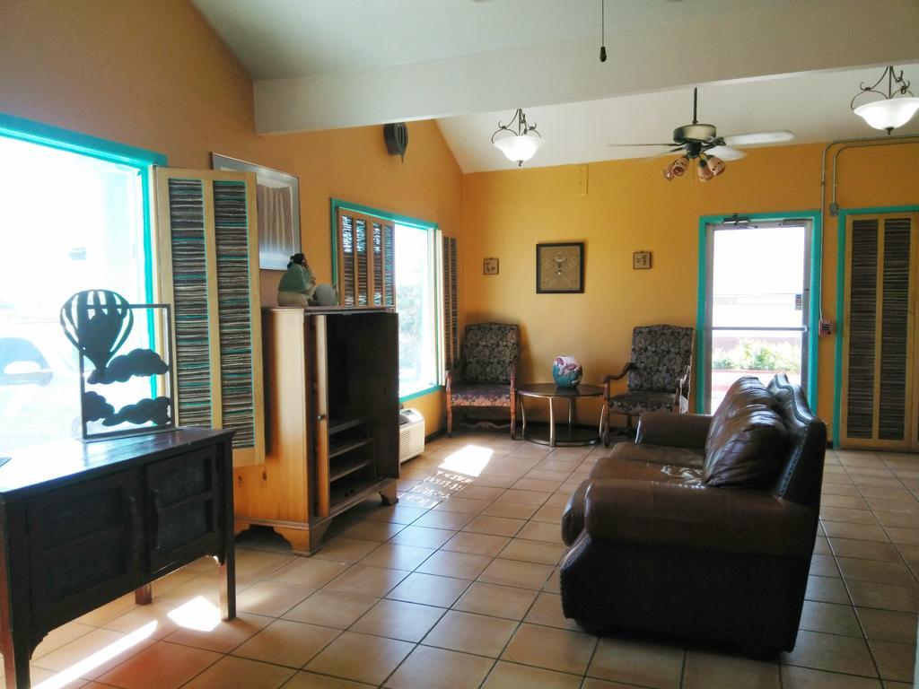 Mountain View & Rv Park