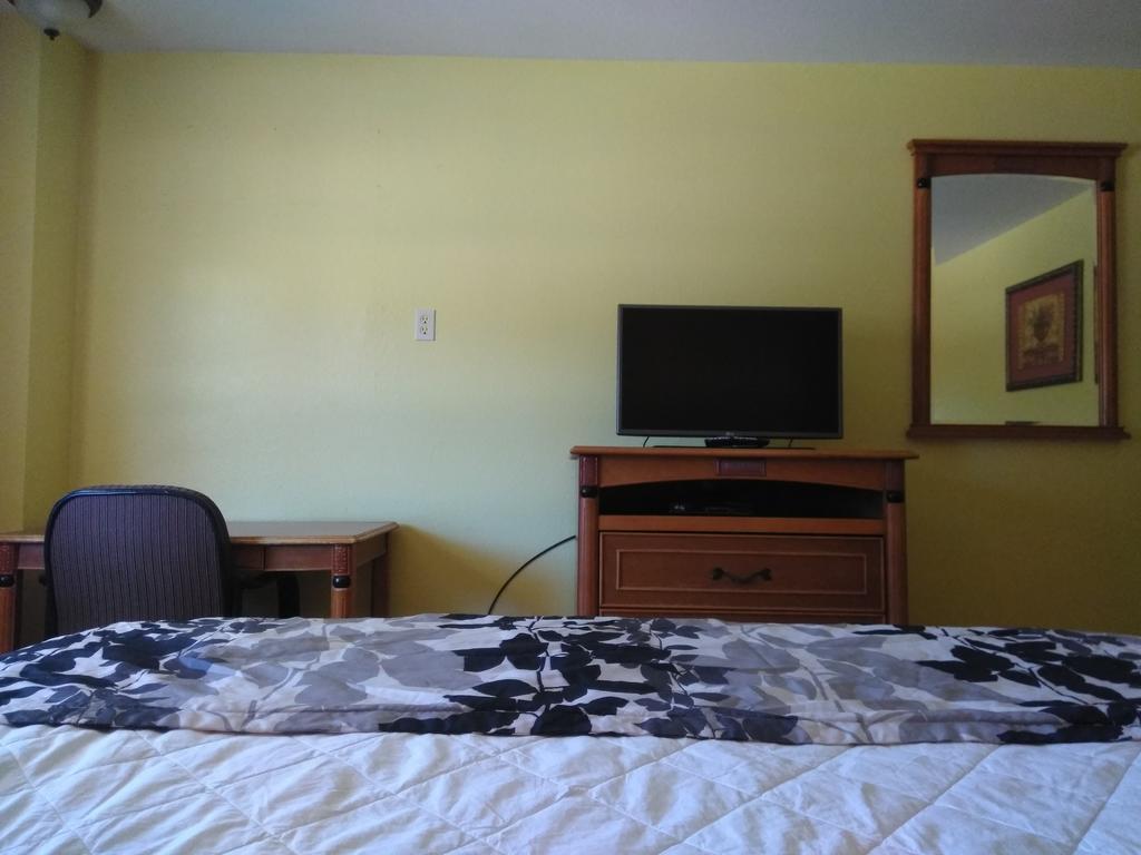 Mountain View & Rv Park