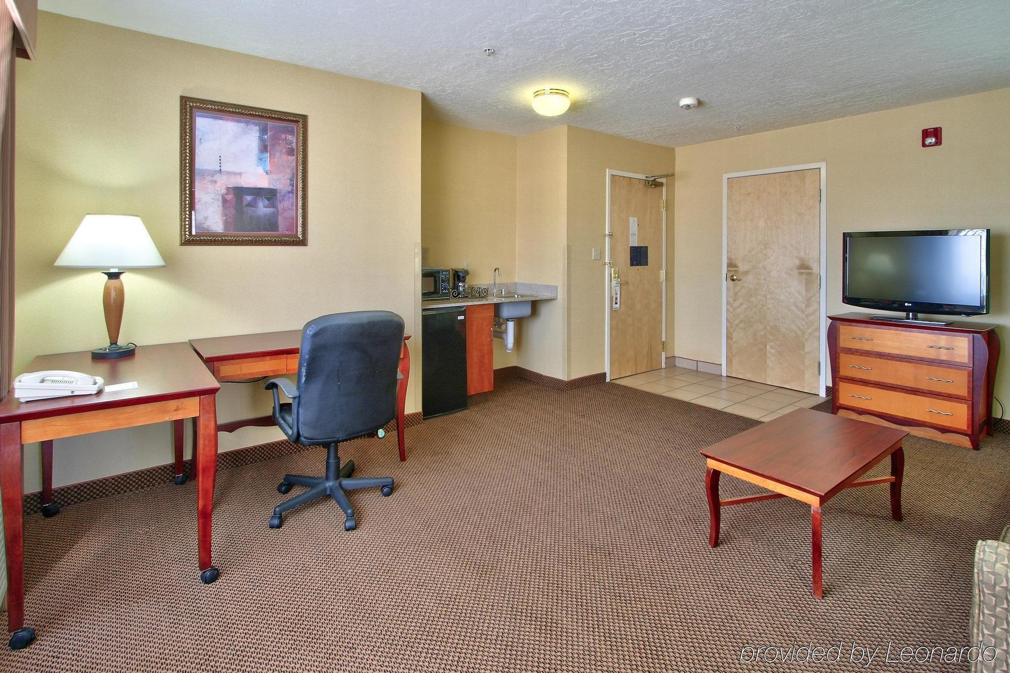 & Airport By Ihg Hotel Albuquerque