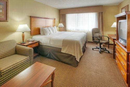 & Airport By Ihg