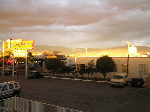 Hiway House