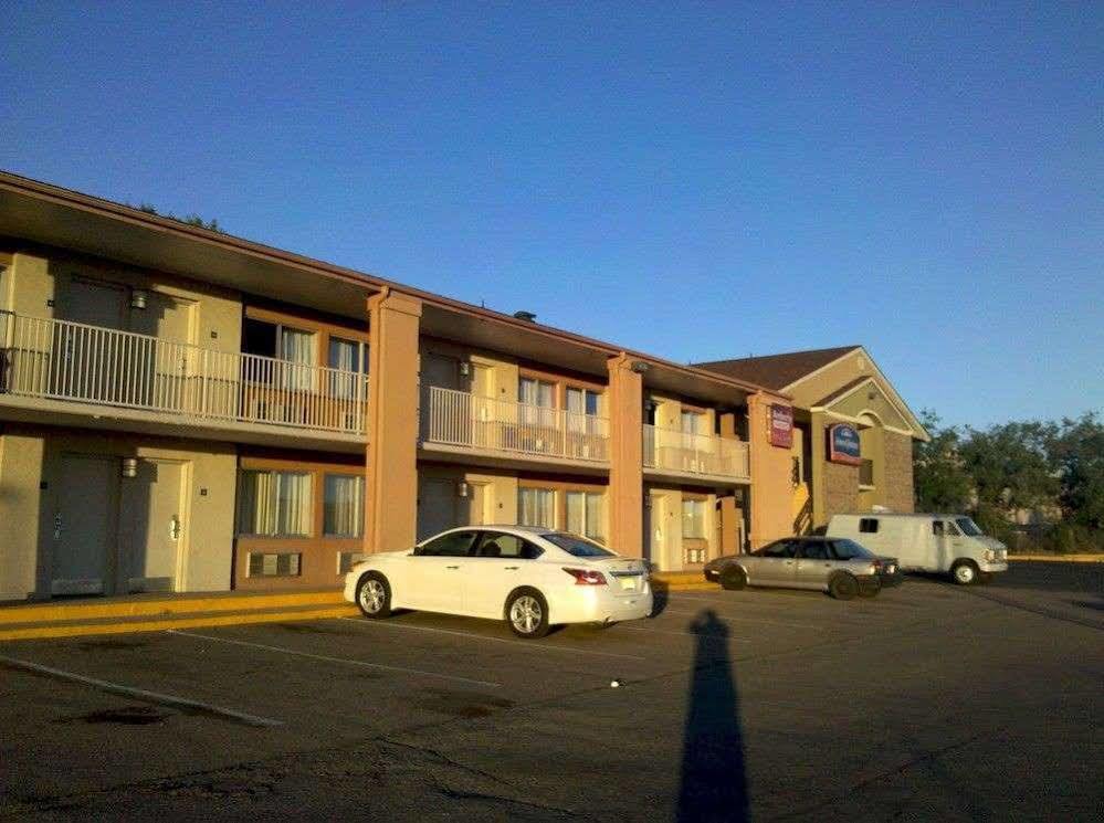 Amberly & 4* Albuquerque