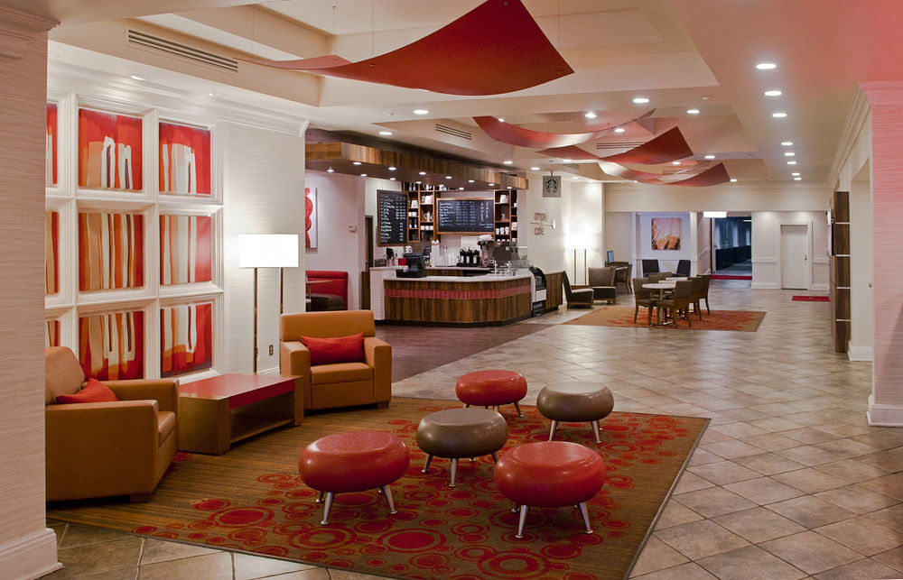 Hotel Wyndham & Conference Center 3*