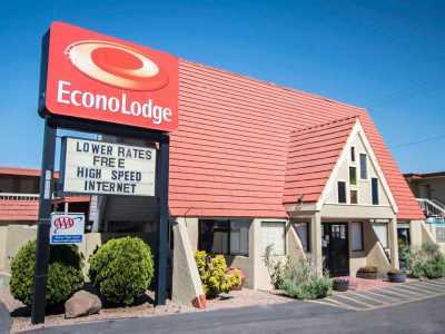 Super 8 By Wyndham Downtown Motel
