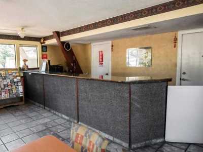Motel Super 8 By Wyndham Downtown