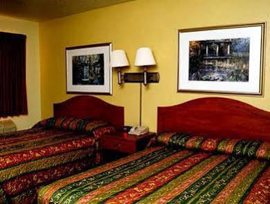 Econo East Motel