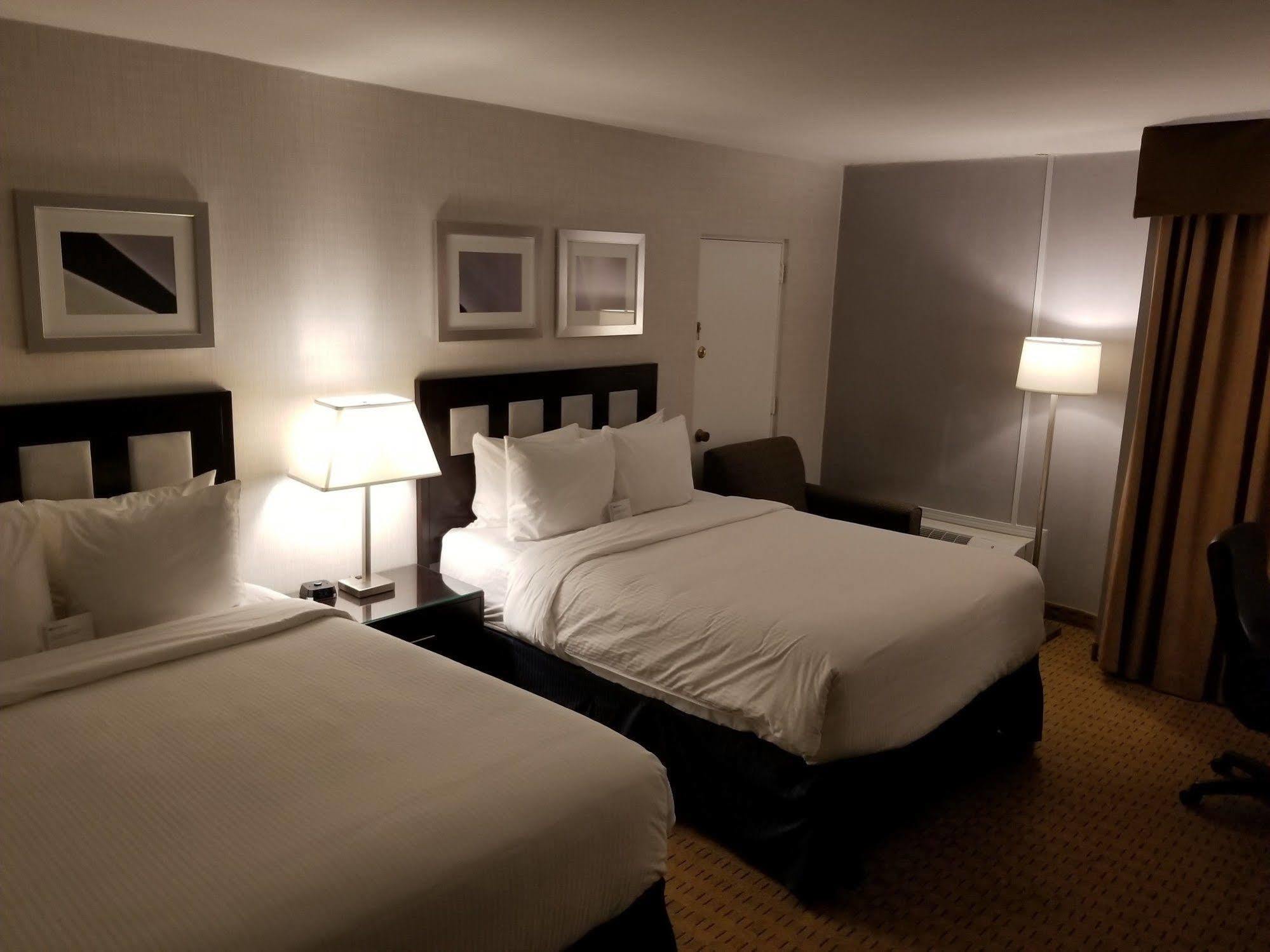Hotel Wyndham & Conference Center 3*