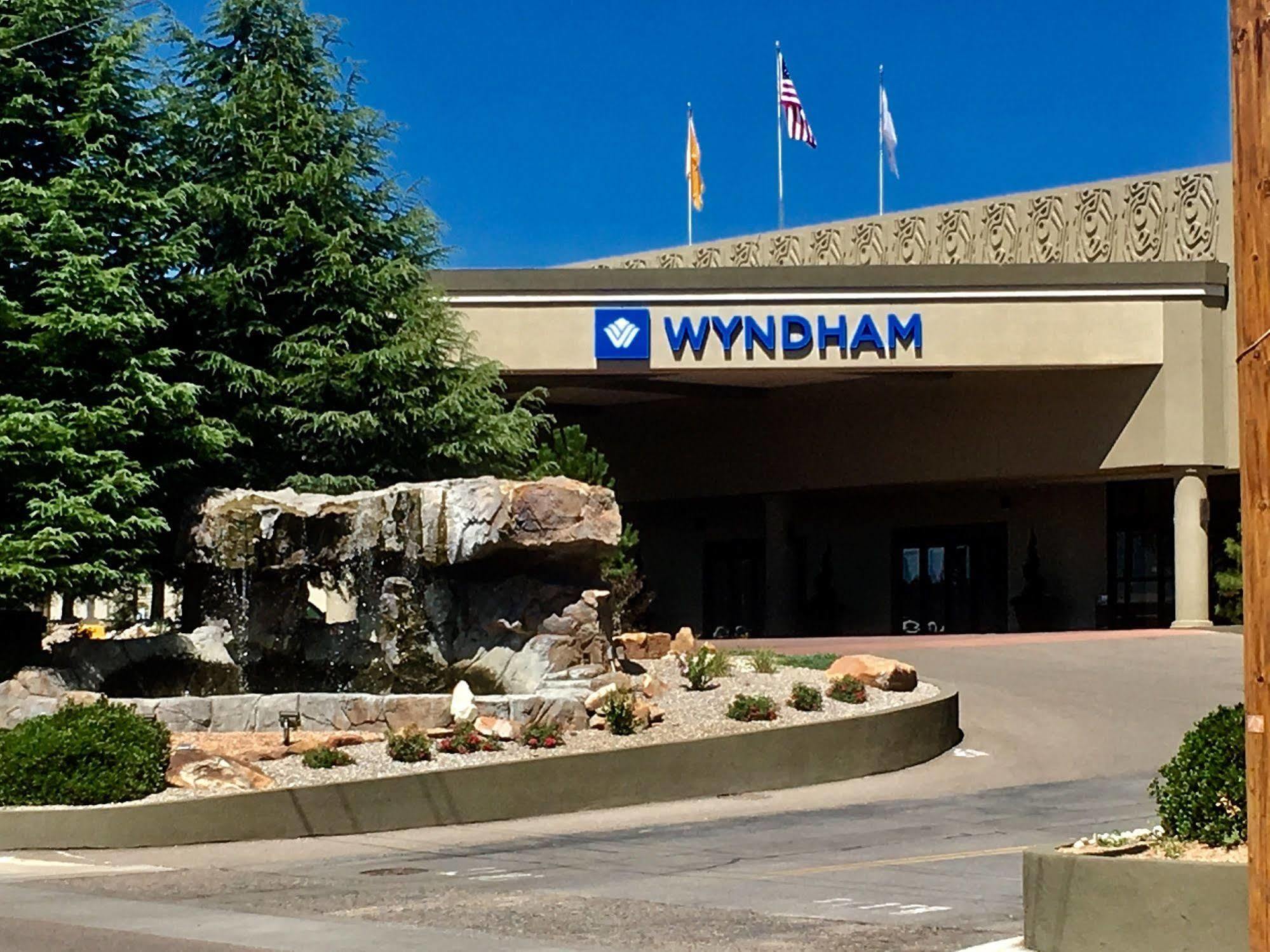 Wyndham & Conference Center Hotel