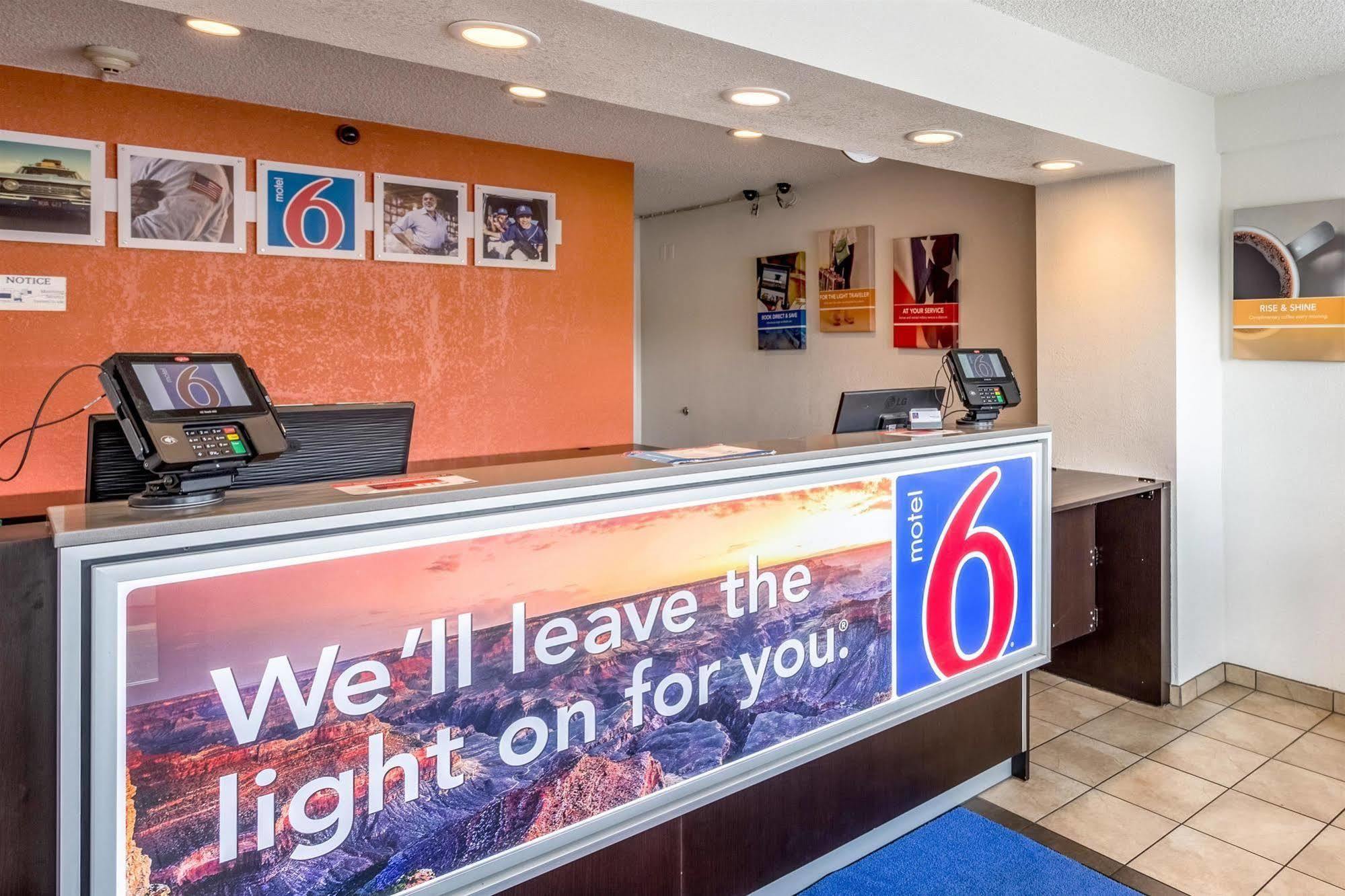 Hotel 6-albuquerque, Nm - South - Airport 2*