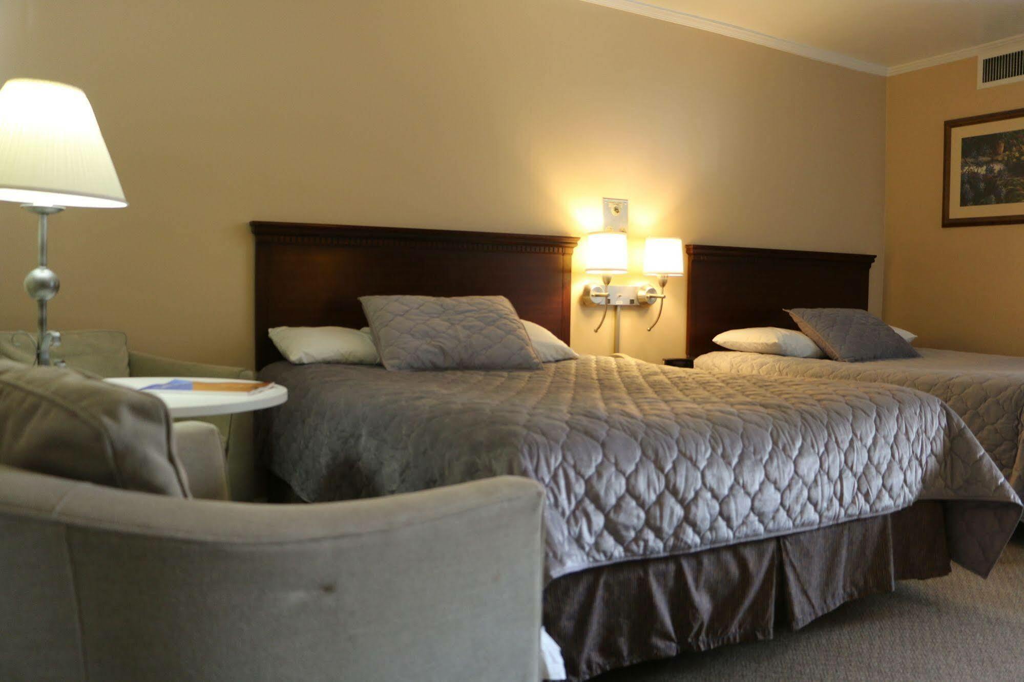 Hiway House