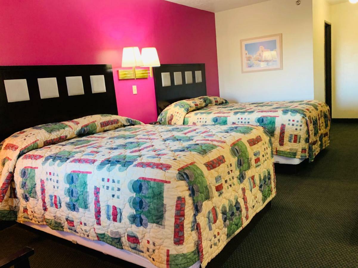 Luxury Motel *