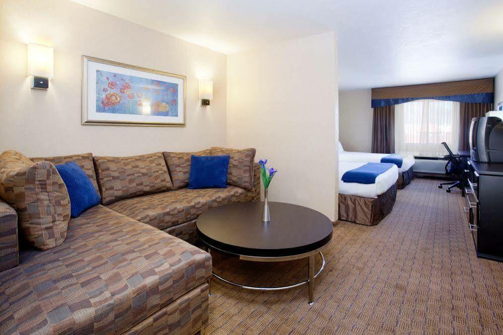 Express & - North Balloon Fiesta Park By Ihg 2*