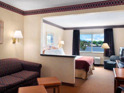 Days & By Wyndham Airport Hotel Albuquerque