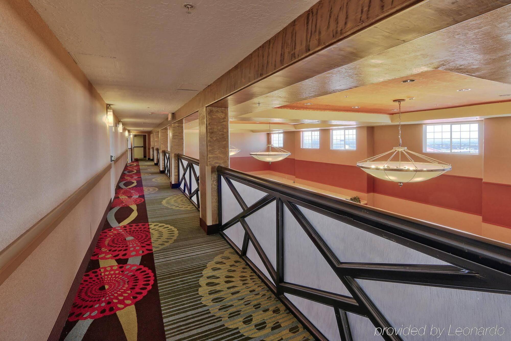 Hotel & Airport By Ihg 3*