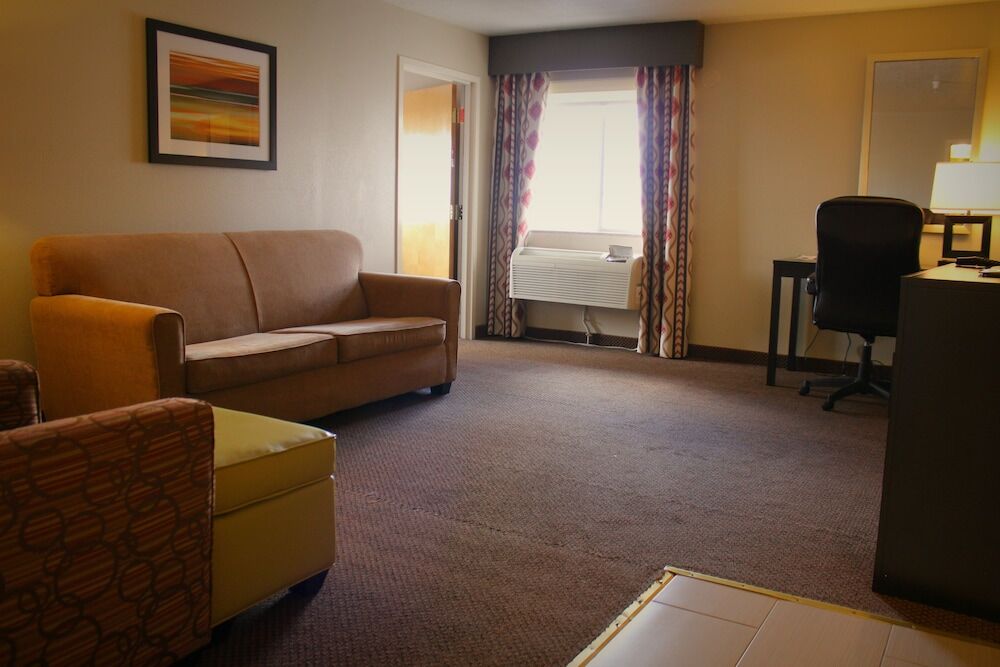 Hotel & Airport By Ihg 3*