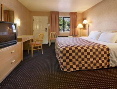 Days By Wyndham East Hotel 2*