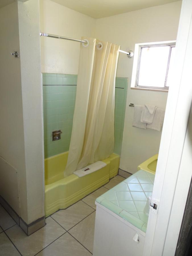 Inn Downtown 2*